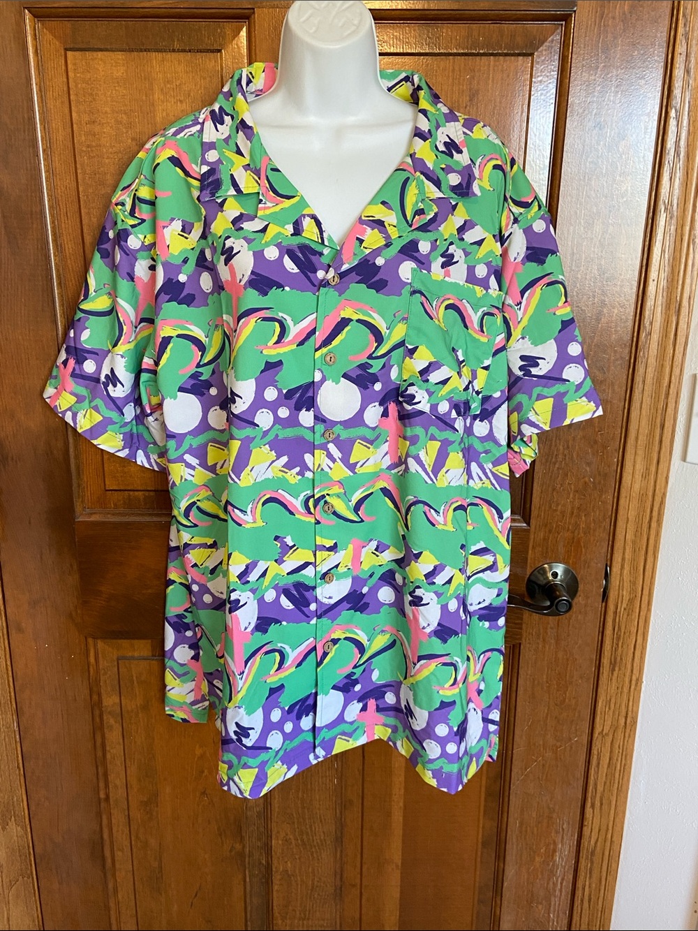 Spicy Tuna vintage style button coastal aesthetic vibrant geometric design 2XL